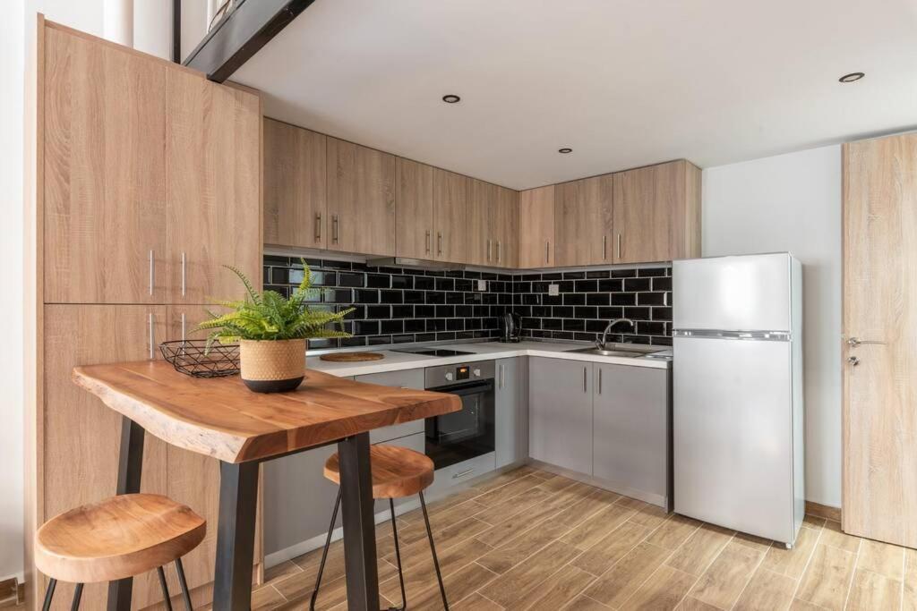 Industrial Loft Near Seaside W 200Mbps Lägenhet Thessaloníki Exteriör bild