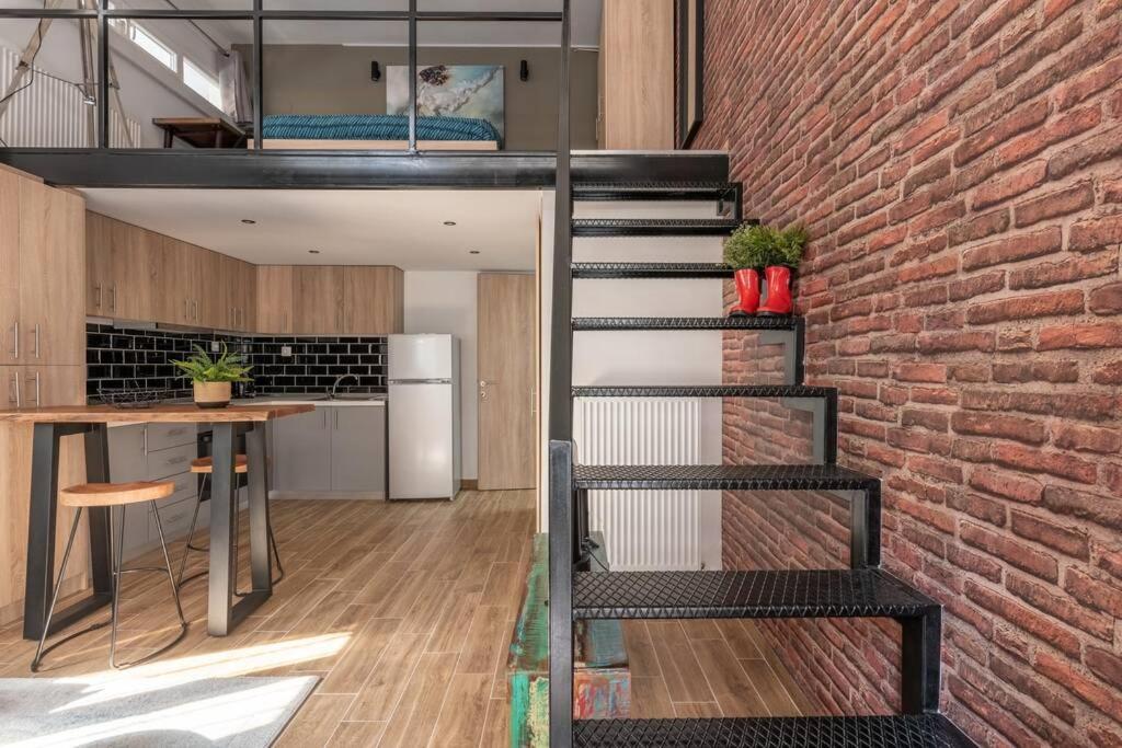 Industrial Loft Near Seaside W 200Mbps Lägenhet Thessaloníki Exteriör bild