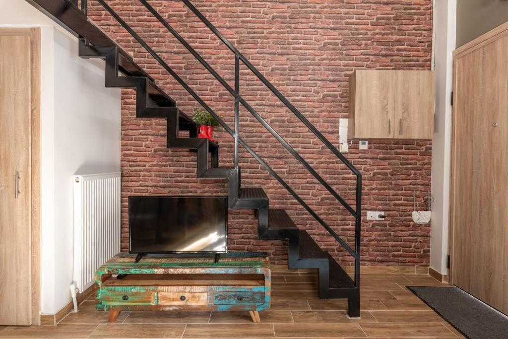 Industrial Loft Near Seaside W 200Mbps Lägenhet Thessaloníki Exteriör bild